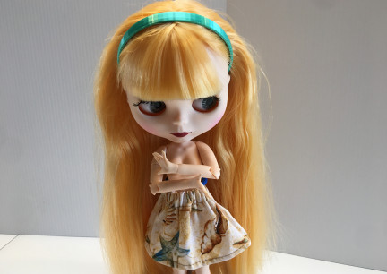 Blythe Doll Skirt Seashore & Turquoise Headband Modeled